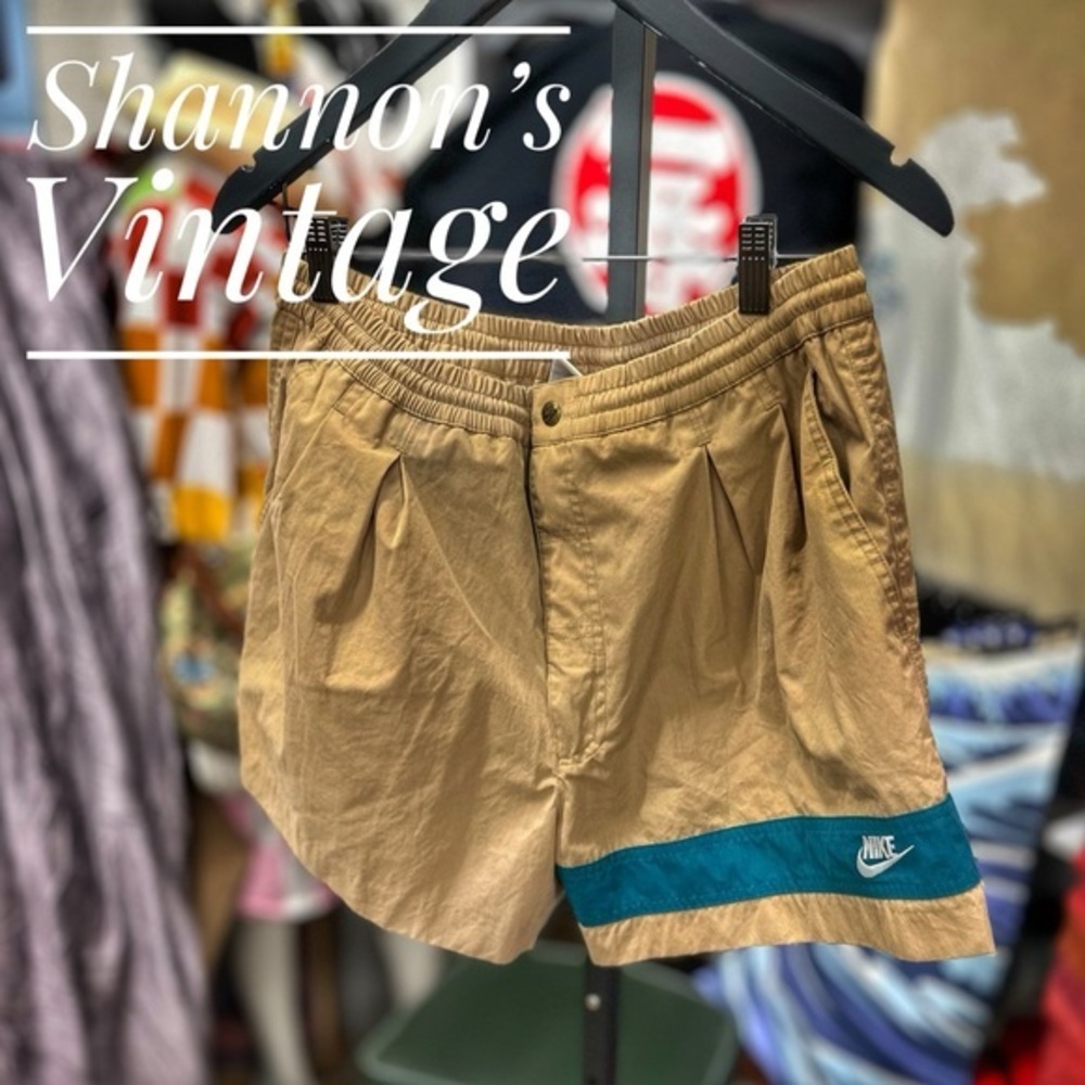Nike VNTG Made In Hong Kong sz Large Drawstring pleated Shorts A22